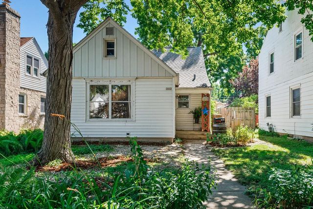 2862 N 78th STREET, Milwaukee, WI 53222