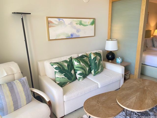383 Kalaimoku Street 1608, Honolulu, HI 96815