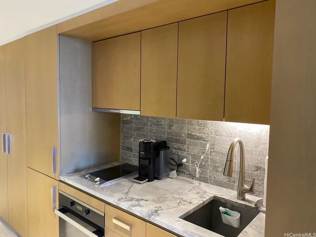 383 Kalaimoku Street 1608, Honolulu, HI 96815
