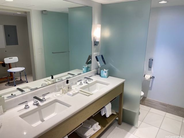 383 Kalaimoku Street 1608, Honolulu, HI 96815