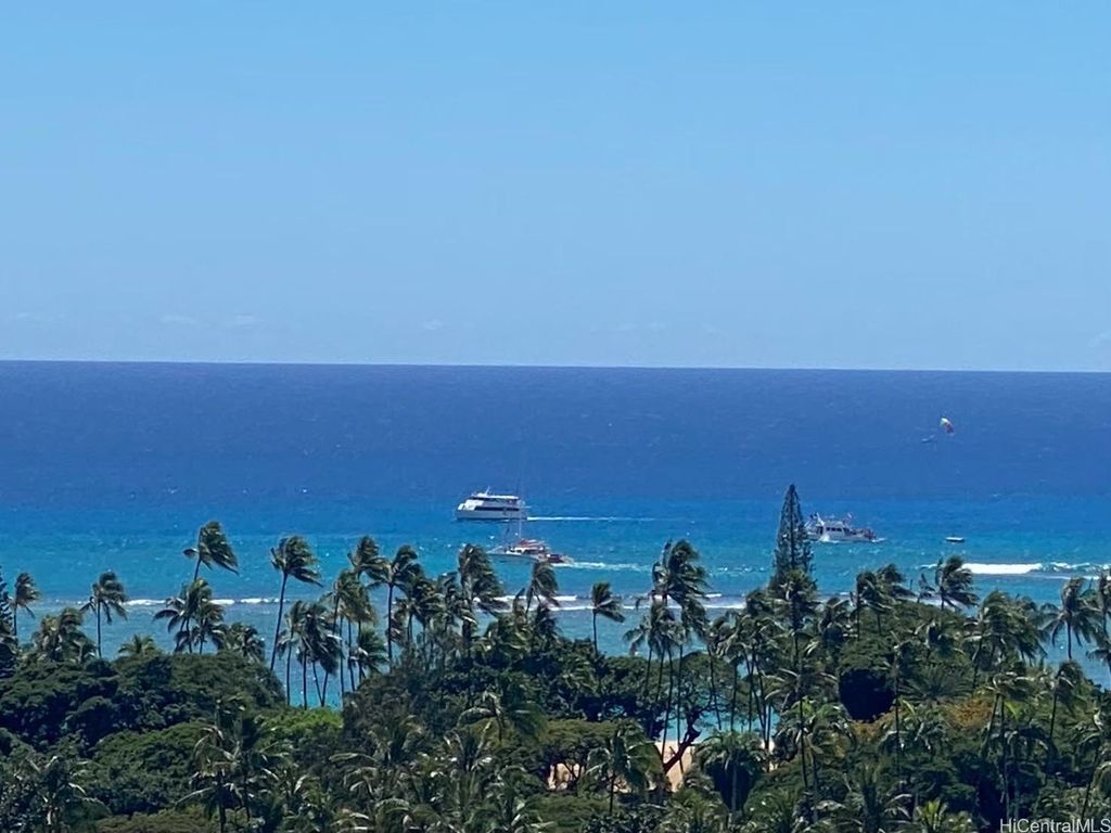 383 Kalaimoku Street 1608, Honolulu, HI 96815