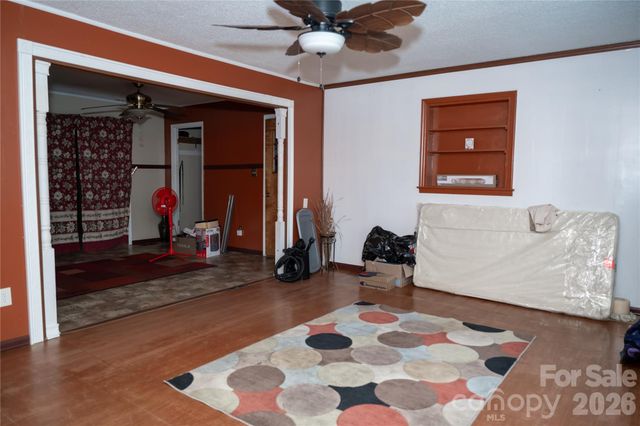 406 E Texas Avenue, Bessemer City, NC 28016