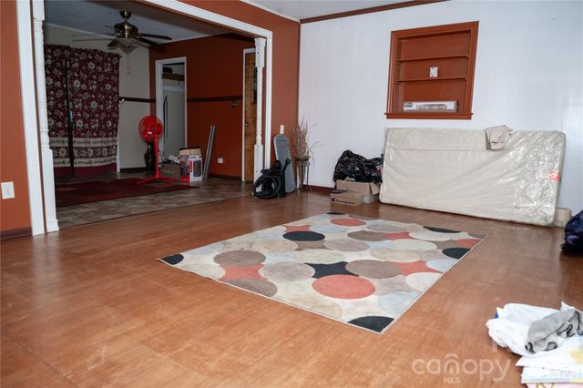 406 E Texas Avenue, Bessemer City, NC 28016