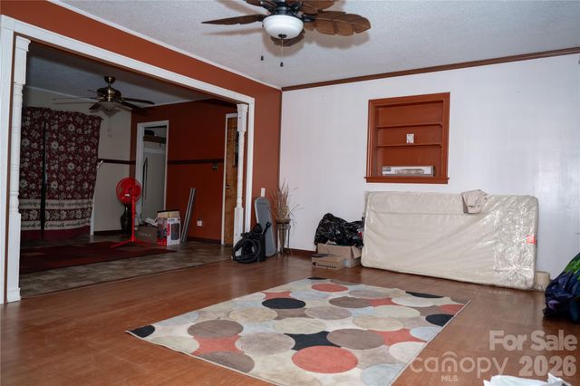 406 E Texas Avenue, Bessemer City, NC 28016