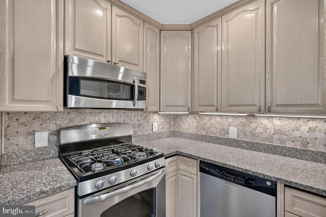 4659 LAMBERT DR, Alexandria, VA 22311