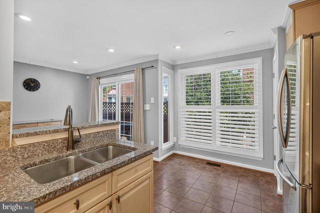 4659 LAMBERT DR, Alexandria, VA 22311