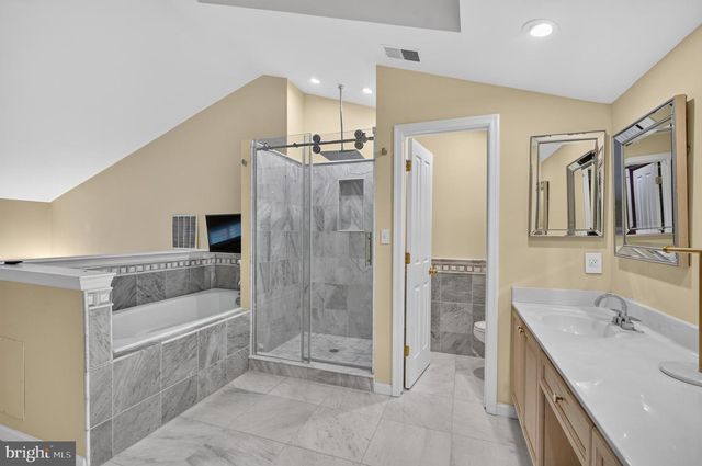 4659 LAMBERT DR, Alexandria, VA 22311
