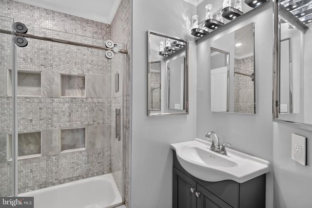 4659 LAMBERT DR, Alexandria, VA 22311
