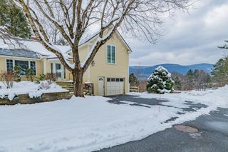 62 Owls Nest Cir # B-8, Manchester, VT 05254