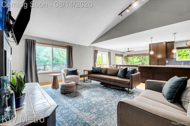 3050 Indian Lake Road, Addison Township, MI 48370