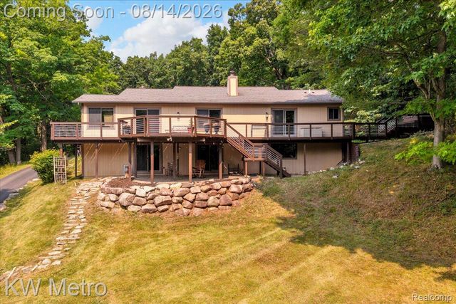 3050 Indian Lake Road, Addison Township, MI 48370