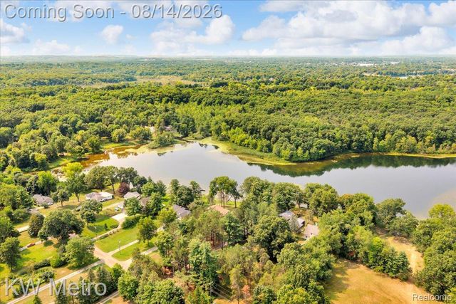 3050 Indian Lake Road, Addison Township, MI 48370