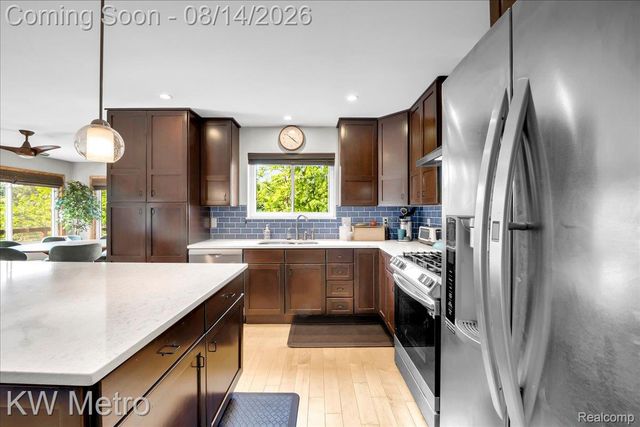 3050 Indian Lake Road, Addison Township, MI 48370