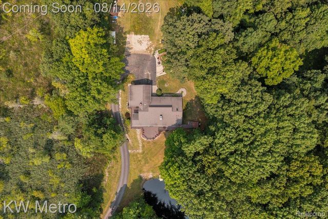 3050 Indian Lake Road, Addison Township, MI 48370