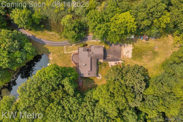 3050 Indian Lake Road, Addison Township, MI 48370