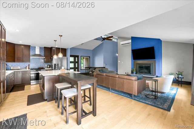 3050 Indian Lake Road, Addison Township, MI 48370