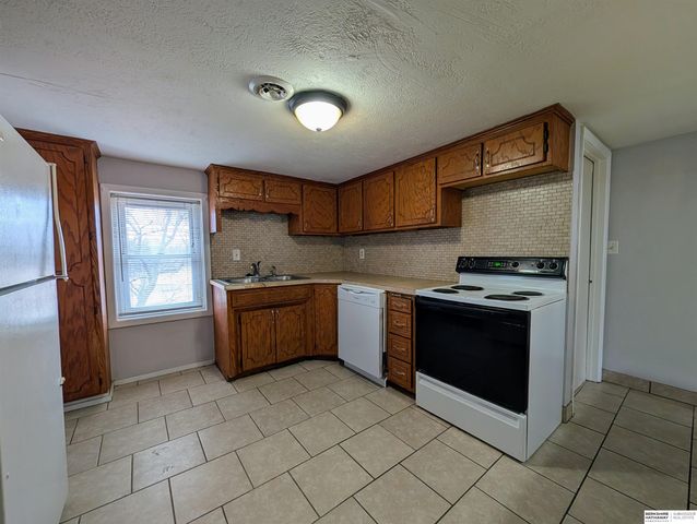 4814 Polk Street, Omaha, NE 68117