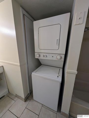 4814 Polk Street, Omaha, NE 68117