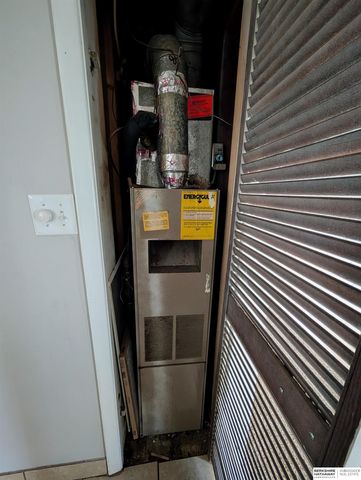 4814 Polk Street, Omaha, NE 68117