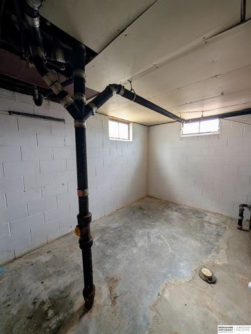 4814 Polk Street, Omaha, NE 68117