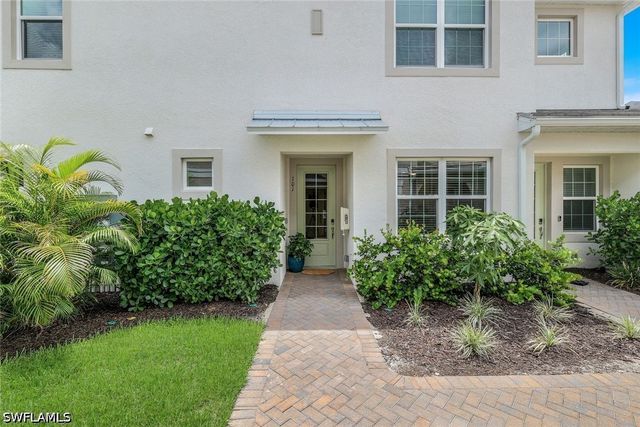4563 Arboretum CIR 101, Naples, FL 34112