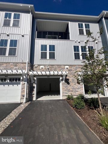 10106 DONATELLO, Princeton, NJ 08540