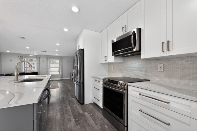 159 SE 26th Avenue, Boynton Beach, FL 33435
