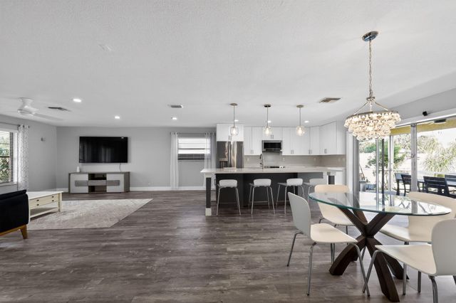 159 SE 26th Avenue, Boynton Beach, FL 33435