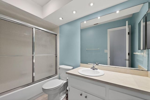 159 SE 26th Avenue, Boynton Beach, FL 33435