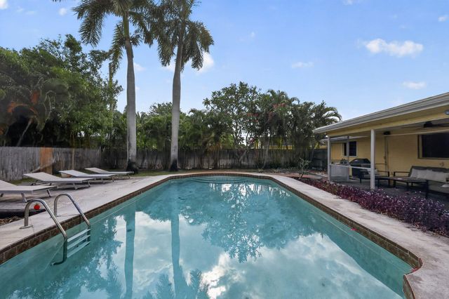 159 SE 26th Avenue, Boynton Beach, FL 33435