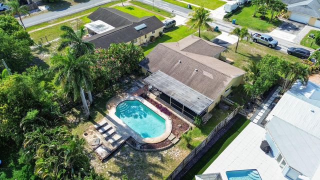 159 SE 26th Avenue, Boynton Beach, FL 33435