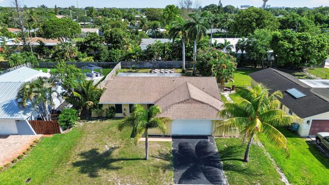 159 SE 26th Avenue, Boynton Beach, FL 33435