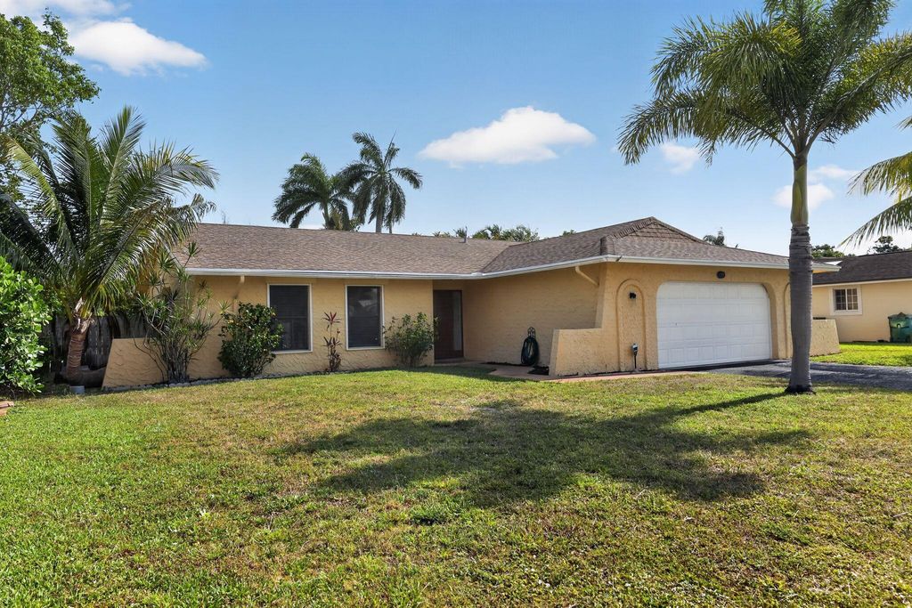159 SE 26th Avenue, Boynton Beach, FL 33435