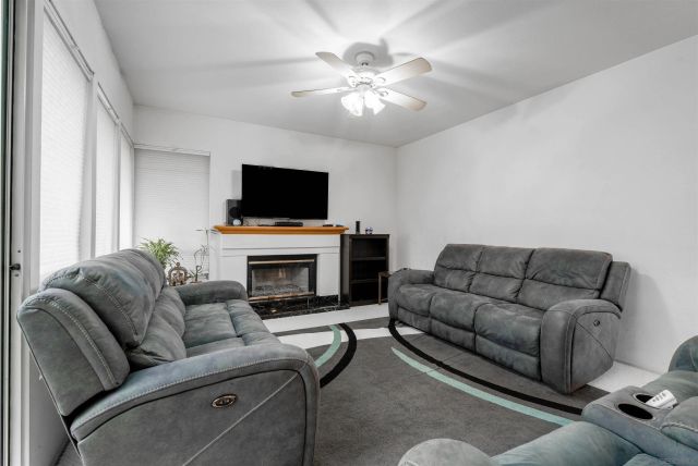 13957 Carmel Ridge Rd, San Diego, CA 92128