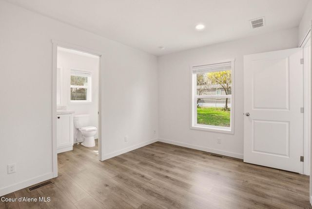 11776 N Hauser Lake RD, SPC 21, Hauser, ID 83854