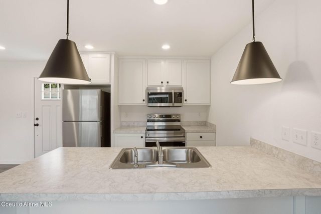 11776 N Hauser Lake RD, SPC 21, Hauser, ID 83854