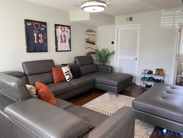 1116 Elmshadow Dr, Henrico, VA 23231