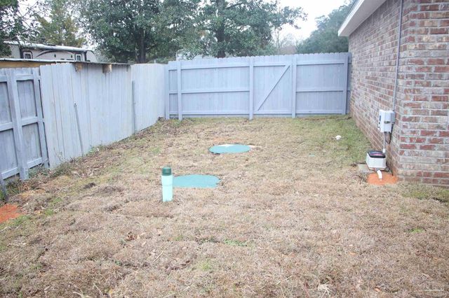 8055 El Estrecho Dr, Pensacola, FL 32514