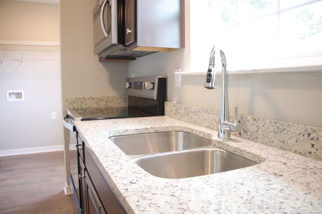 8055 El Estrecho Dr, Pensacola, FL 32514