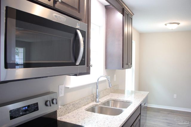 8055 El Estrecho Dr, Pensacola, FL 32514