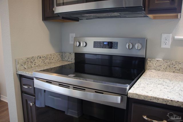 8055 El Estrecho Dr, Pensacola, FL 32514