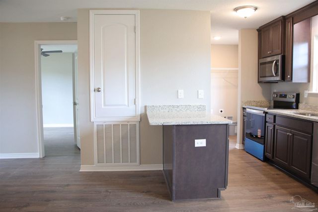 8055 El Estrecho Dr, Pensacola, FL 32514