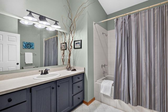 315 Kettle COURT, Slinger, WI 53086