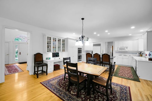 36W244 Fieldcrest Drive, St. Charles, IL 60175