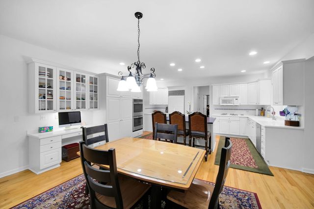 36W244 Fieldcrest Drive, St. Charles, IL 60175