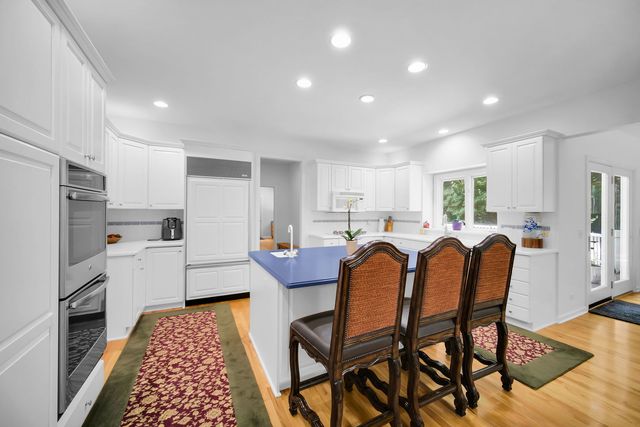 36W244 Fieldcrest Drive, St. Charles, IL 60175