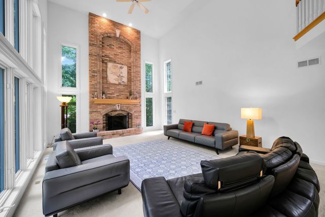 36W244 Fieldcrest Drive, St. Charles, IL 60175