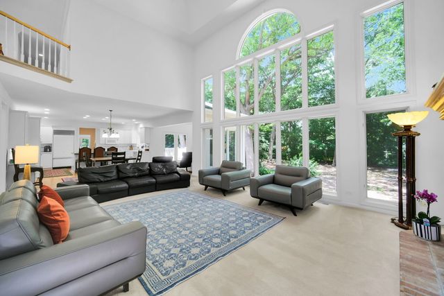 36W244 Fieldcrest Drive, St. Charles, IL 60175