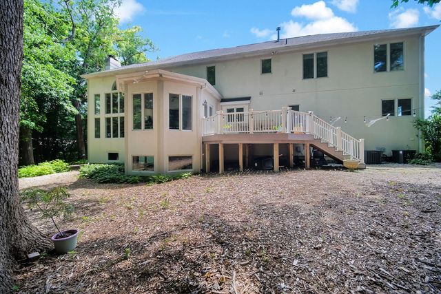 36W244 Fieldcrest Drive, St. Charles, IL 60175
