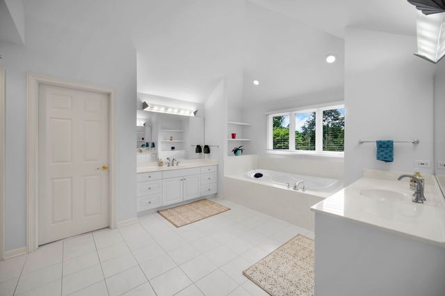 36W244 Fieldcrest Drive, St. Charles, IL 60175